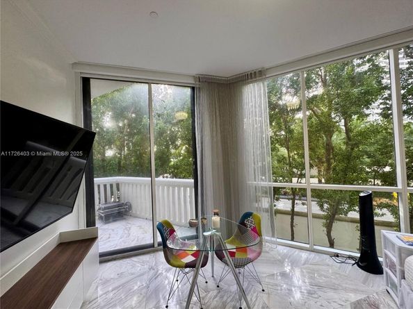 2000 Island Blvd 204, Aventura FL 33160
