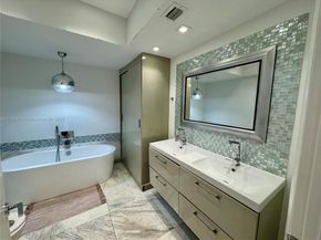 2000 Island Blvd 204, Aventura FL 33160