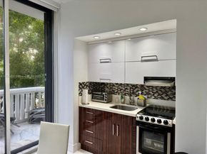2000 Island Blvd 204, Aventura FL 33160