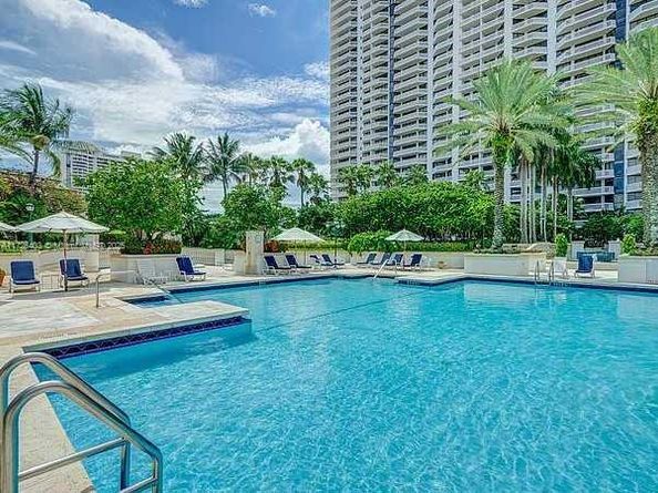 2000 Island Blvd 204, Aventura FL 33160