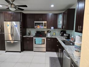 295 Jacaranda Dr 20, Plantation FL 33324