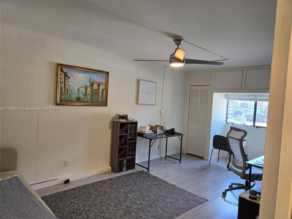 295 Jacaranda Dr 20, Plantation FL 33324