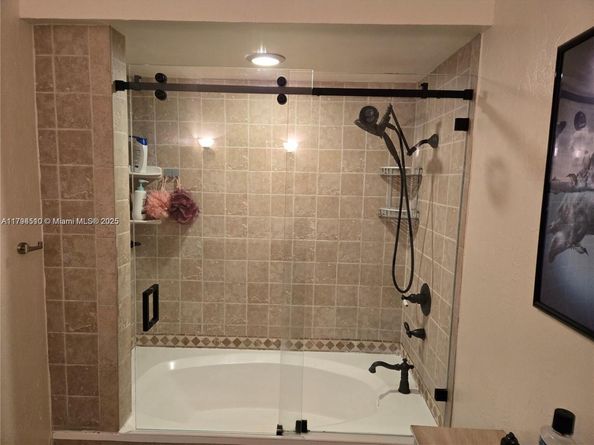 295 Jacaranda Dr 20, Plantation FL 33324