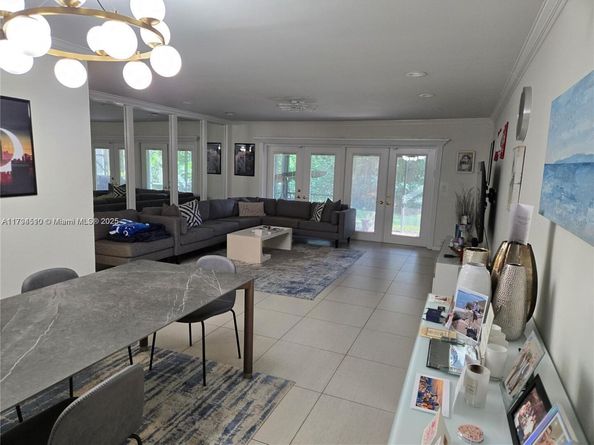 295 Jacaranda Dr 20, Plantation FL 33324