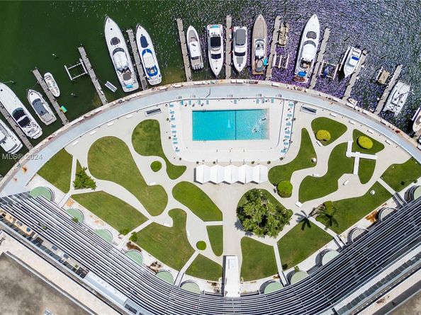900 Bay Dr 125, Miami Beach FL 33141