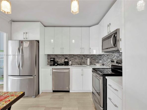 900 Bay Dr 125, Miami Beach FL 33141