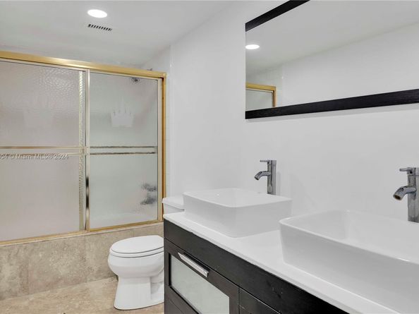 900 Bay Dr 125, Miami Beach FL 33141