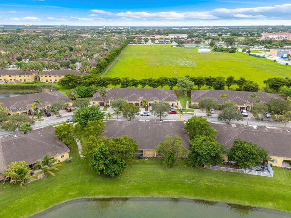3327 NE 11th Dr, Homestead FL 33033