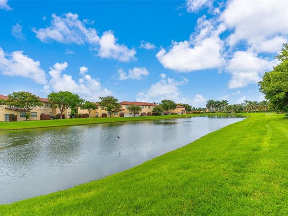 3327 NE 11th Dr, Homestead FL 33033