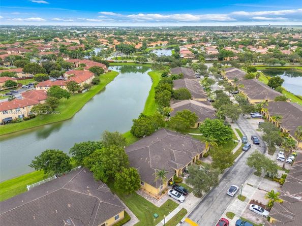 3327 NE 11th Dr, Homestead FL 33033