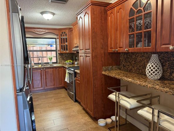 6377 NW 170th Ln, Hialeah FL 33015