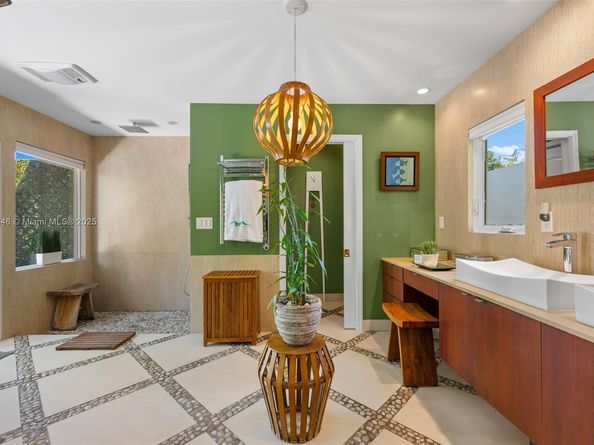 7720 SW 79th Ct, Miami FL 33143