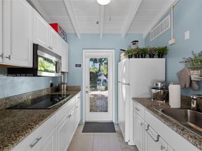 7720 SW 79th Ct, Miami FL 33143