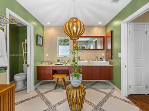 7720 SW 79th Ct, Miami FL 33143