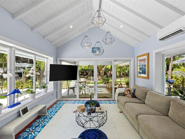 7720 SW 79th Ct, Miami FL 33143