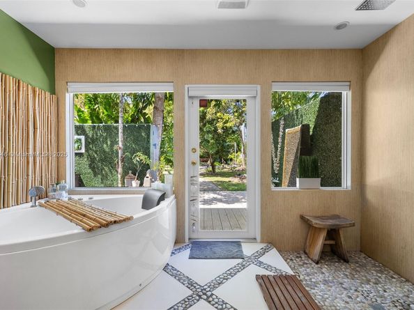 7720 SW 79th Ct, Miami FL 33143