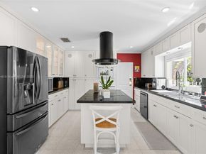 7720 SW 79th Ct, Miami FL 33143