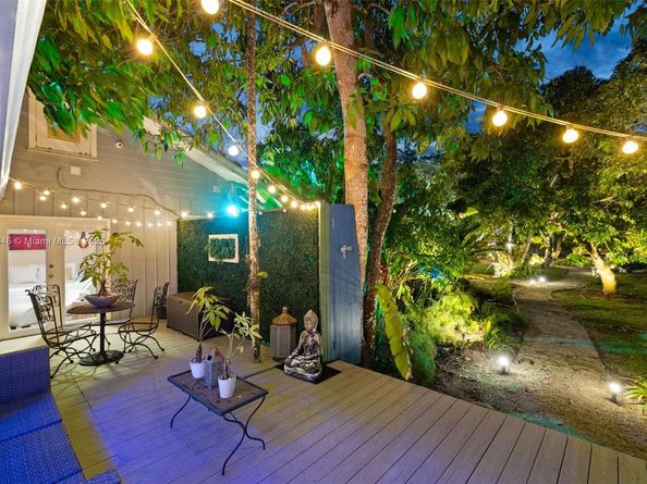 7720 SW 79th Ct, Miami FL 33143