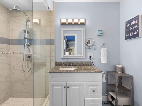 7720 SW 79th Ct, Miami FL 33143