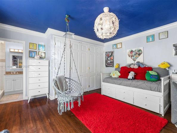 7720 SW 79th Ct, Miami FL 33143