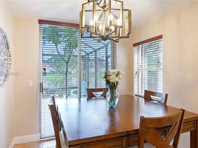 10717 NW 12th Mnr, Plantation FL 33322