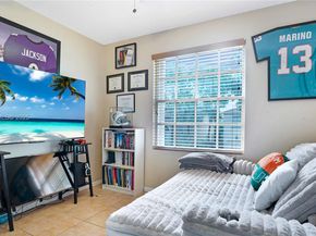 10717 NW 12th Mnr, Plantation FL 33322