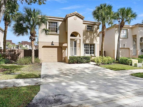 10717 NW 12th Mnr, Plantation FL 33322