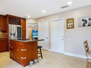 10717 NW 12th Mnr, Plantation FL 33322