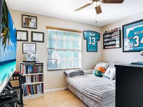 10717 NW 12th Mnr, Plantation FL 33322