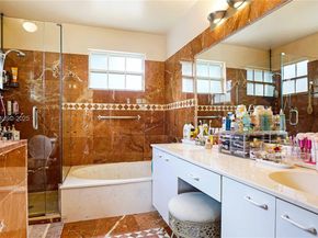 10717 NW 12th Mnr, Plantation FL 33322