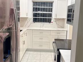 7712 Byron Ave 2, Miami Beach FL 33141