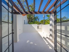 601 NE 56th St, Miami FL 33137