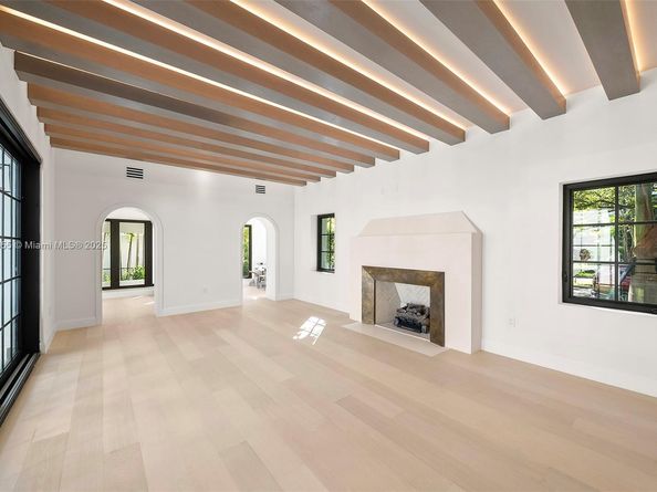 601 NE 56th St, Miami FL 33137