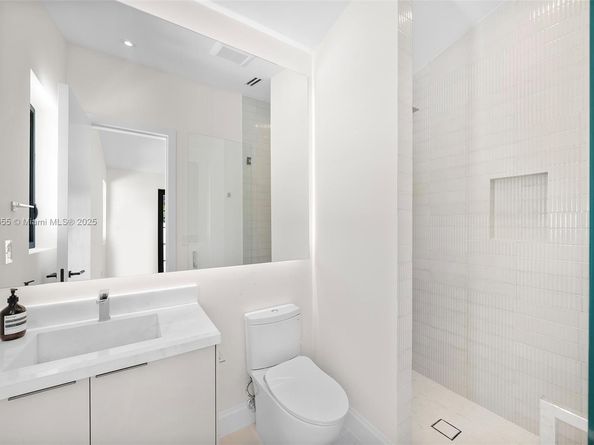 601 NE 56th St, Miami FL 33137