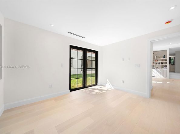 601 NE 56th St, Miami FL 33137