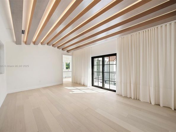 601 NE 56th St, Miami FL 33137