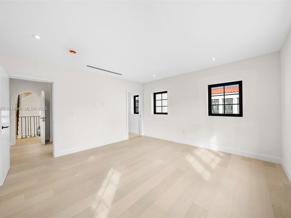 601 NE 56th St, Miami FL 33137