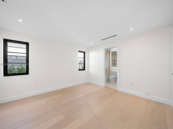 601 NE 56th St, Miami FL 33137