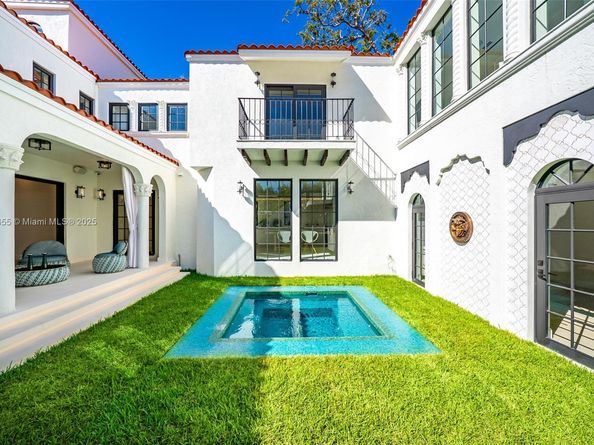 601 NE 56th St, Miami FL 33137