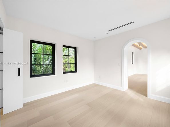 601 NE 56th St, Miami FL 33137