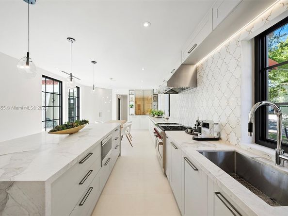 601 NE 56th St, Miami FL 33137