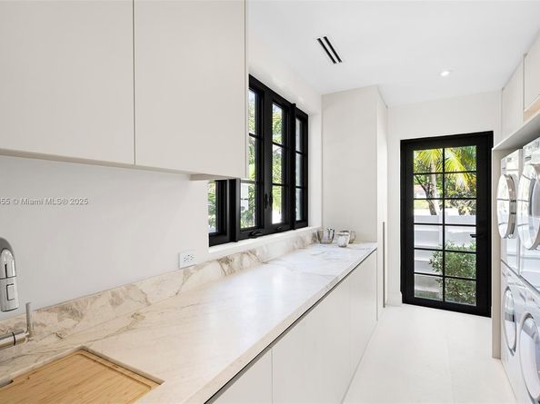 601 NE 56th St, Miami FL 33137