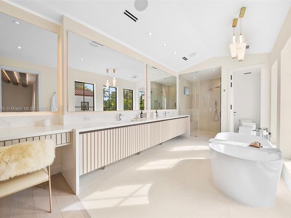 601 NE 56th St, Miami FL 33137