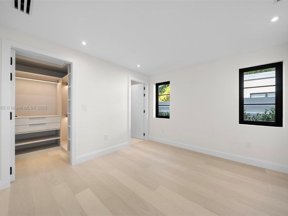 601 NE 56th St, Miami FL 33137