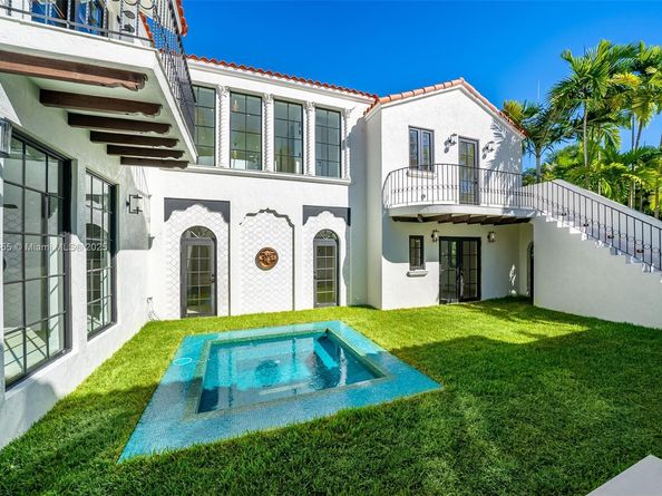 601 NE 56th St, Miami FL 33137