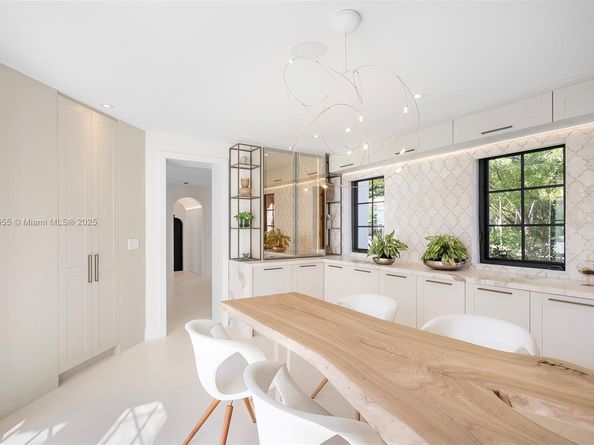 601 NE 56th St, Miami FL 33137