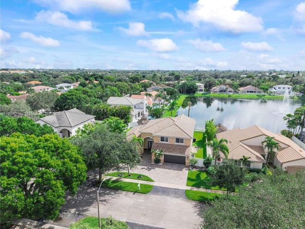 1018 NW 132nd Ave, Sunrise FL 33323