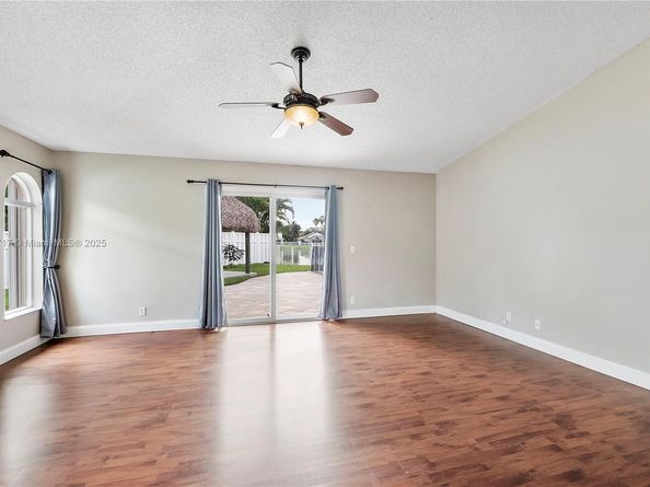 1018 NW 132nd Ave, Sunrise FL 33323