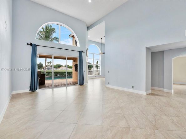 1018 NW 132nd Ave, Sunrise FL 33323