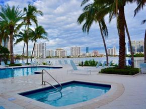 3205 NE 184th St 9302, Aventura FL 33160